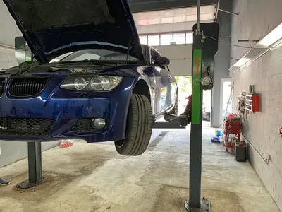 Q Service Castrol ZM-MOTORS - Mechanik, Warsztat samochodowy, Geometria i Zbieżność, Klimatyzacja, Dynamiczna wymiana oleju